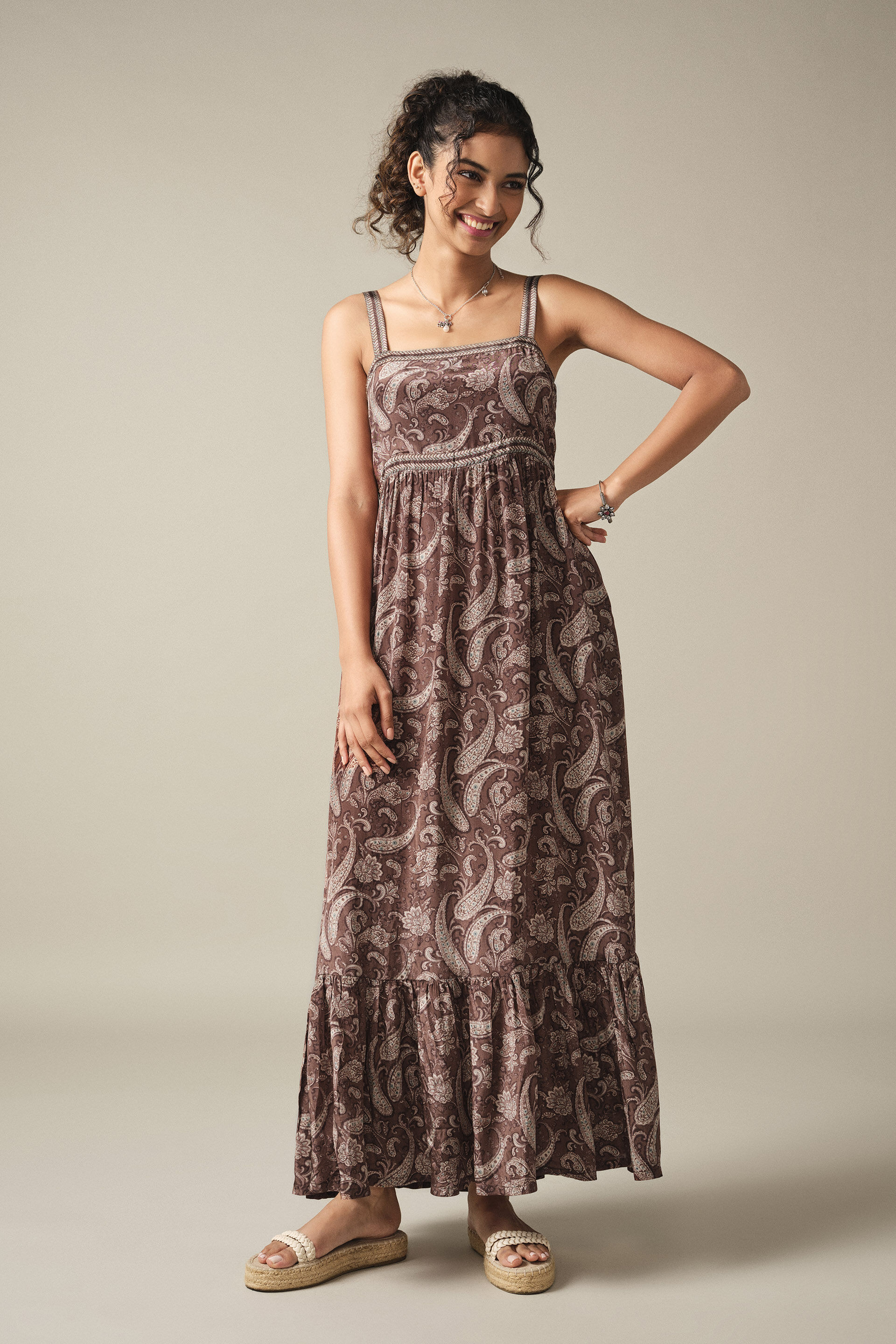 Tiered Paisley Print Maxi Dress in Brown